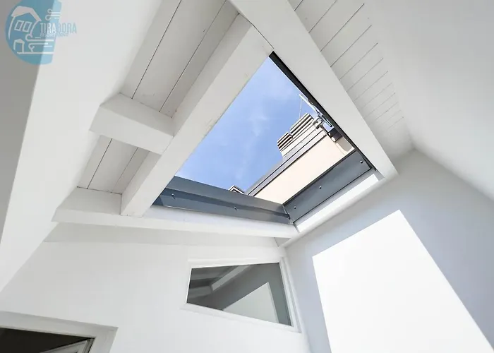 Slataper 19 Tirabora Short Rent